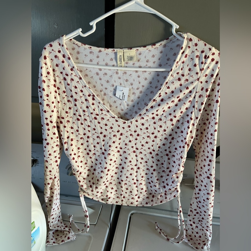 White and Red Floral Long sleeve Crop top
